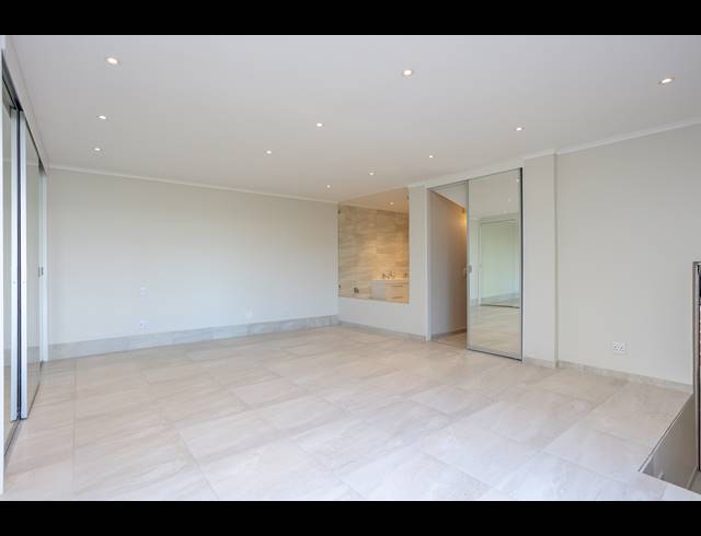 4 BEDROOM TOWNHOUSE FOR SALE IN MUIZENBERG